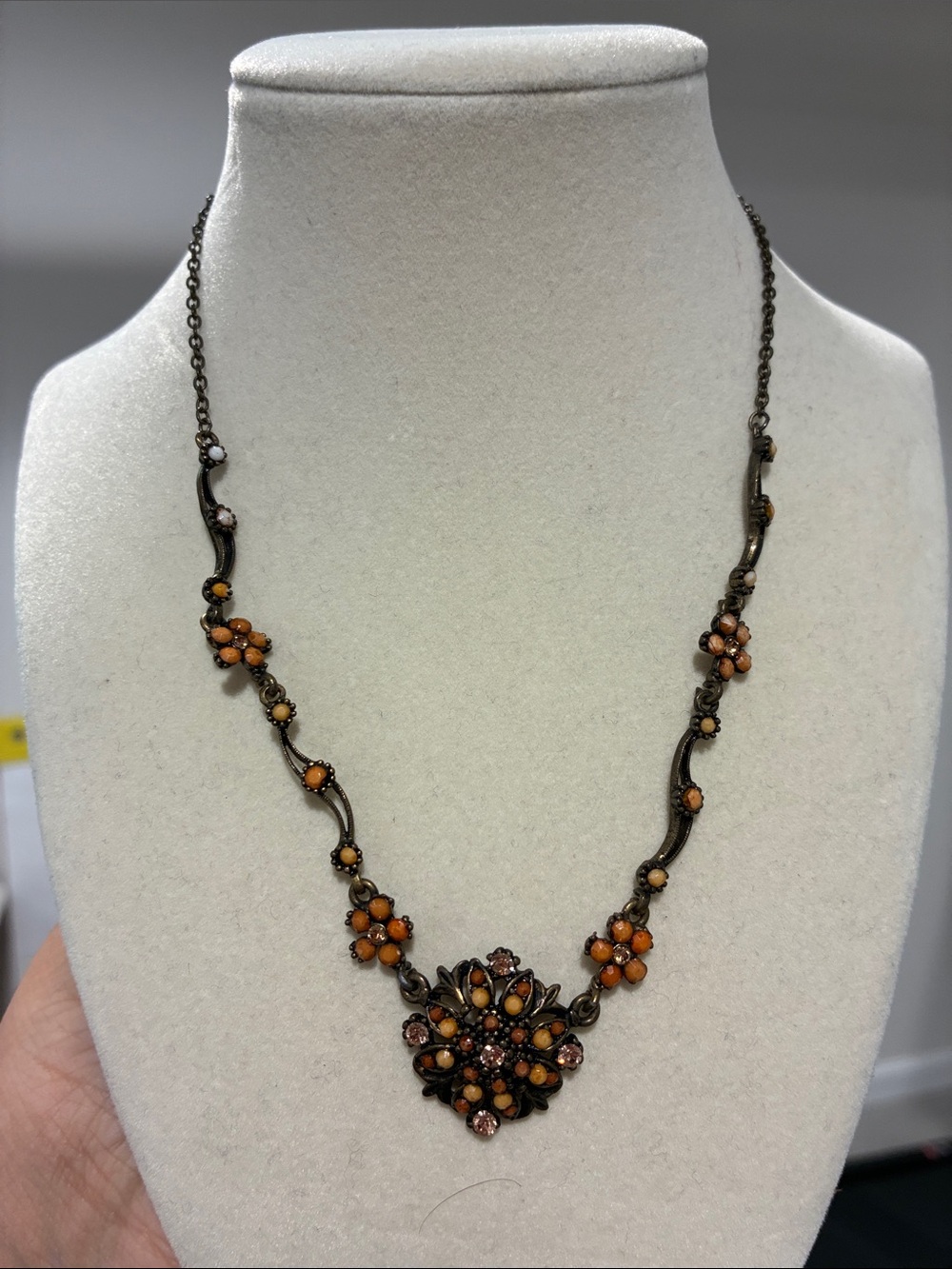 Vintage-Inspired Brown Floral Pendant Necklace